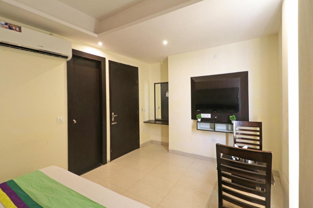 Hotel Paragon Suites New Delhi Luaran gambar