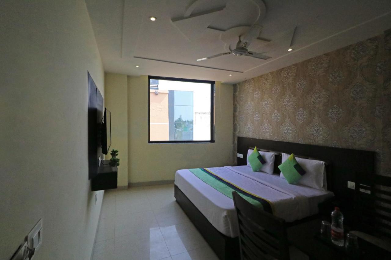 Hotel Paragon Suites New Delhi Luaran gambar